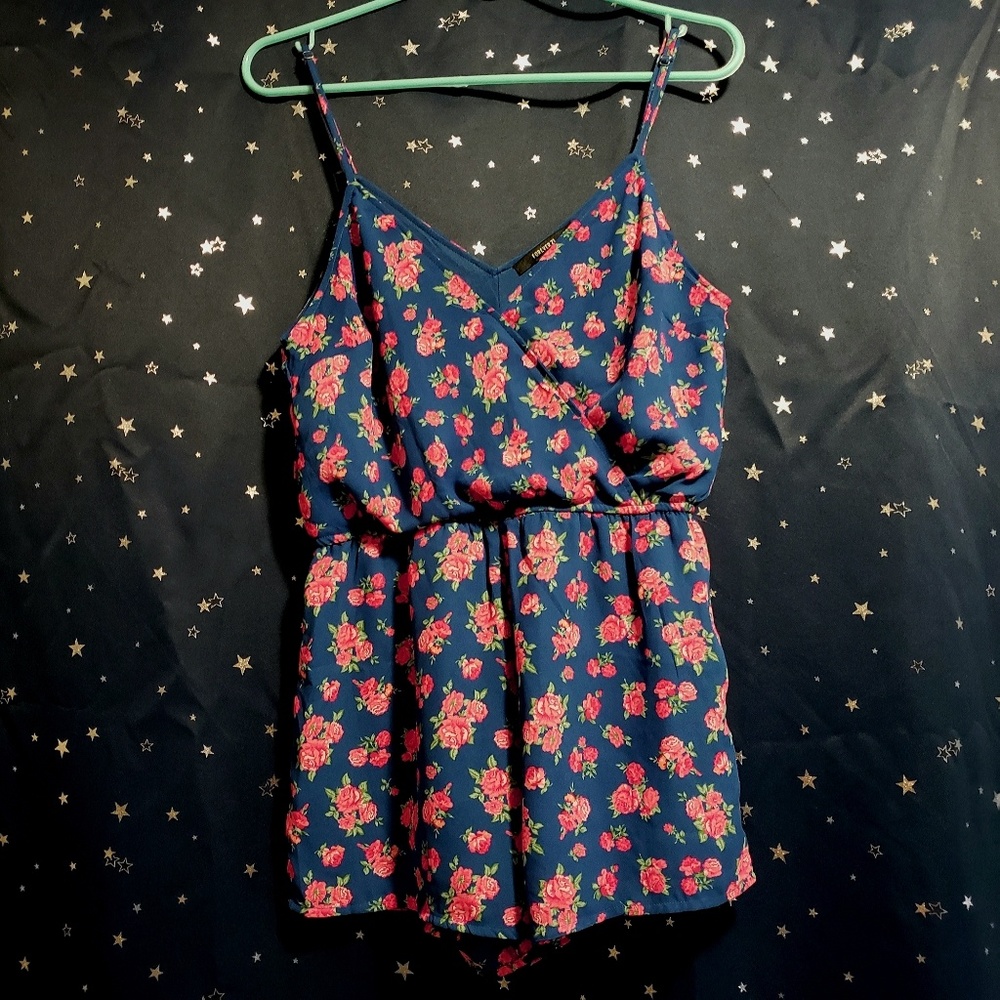(NEW) V-NECK ROMPER PLAYSUIT, ROSE PATTERN 🌹